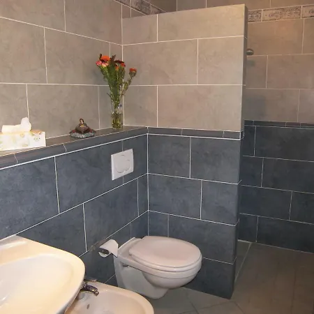 Ferienhaus Mit 3 Ferienwohnungen_ * Zempin