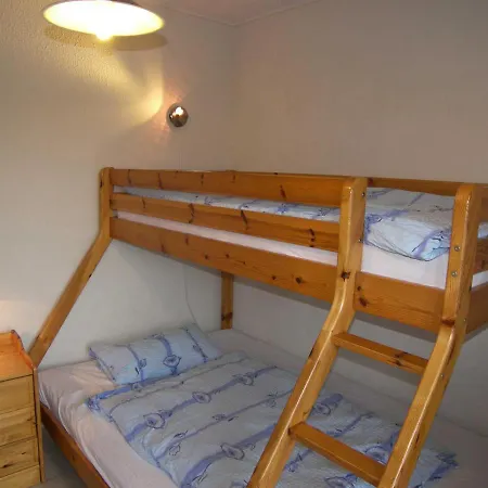 Ferienhaus Mit 3 Ferienwohnungen_ Lägenhet *