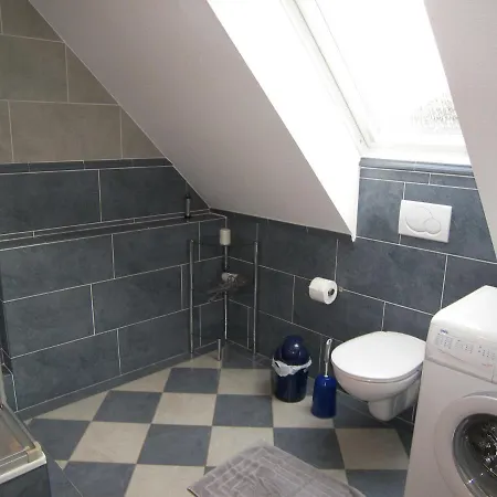 Lägenhet Ferienhaus Mit 3 Ferienwohnungen_ Zempin