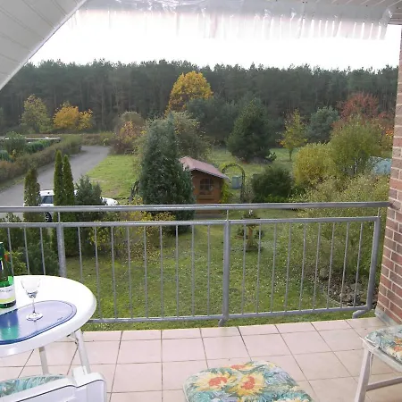 Ferienhaus Mit 3 Ferienwohnungen_ Lägenhet Zempin