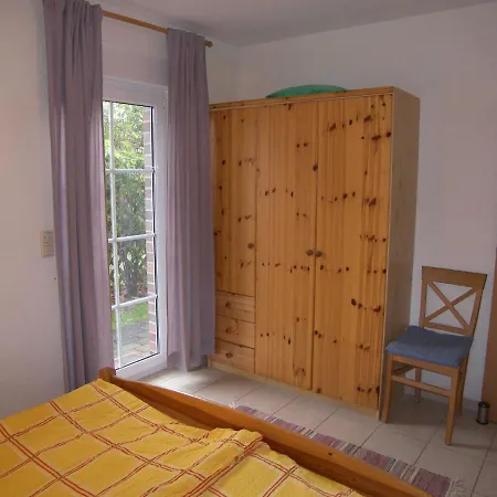 Lägenhet Ferienhaus Mit 3 Ferienwohnungen_ Zempin